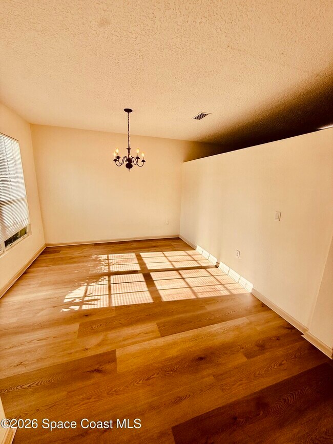 Foto del edificio - 3206 Tarpon Ave SE