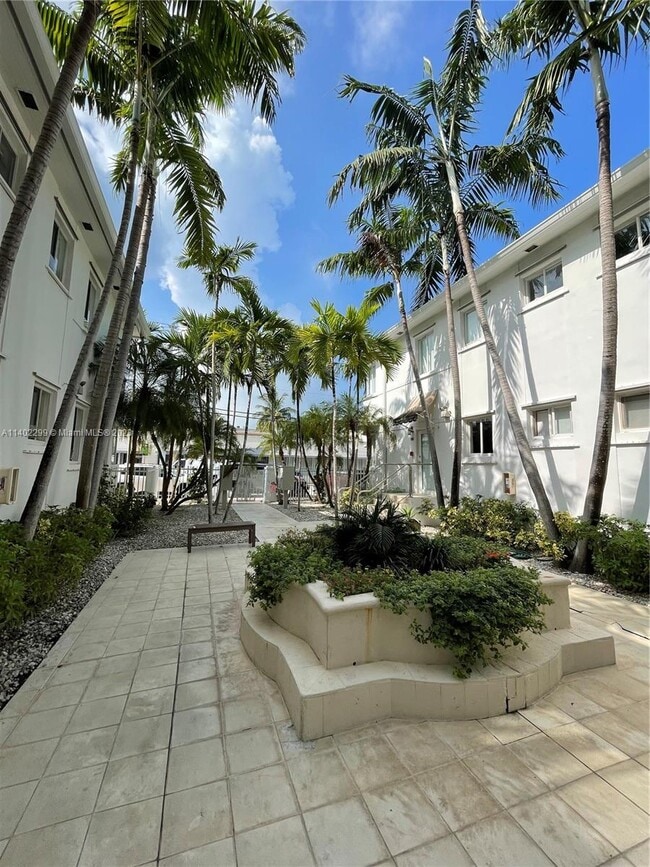 Building Photo - 731 6th St