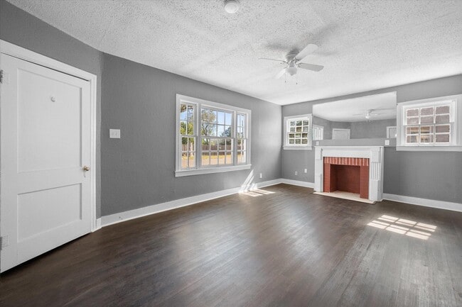 Building Photo - 2402 Avenue U