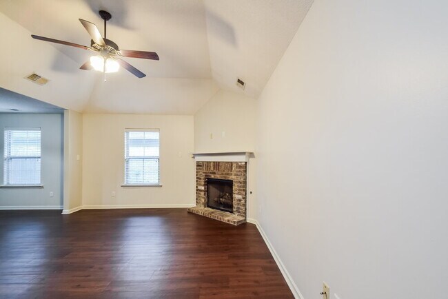 Building Photo - 9456 Darren Cir S