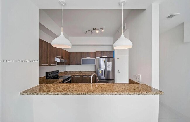 Foto del edificio - 2525 SW 3rd Ave