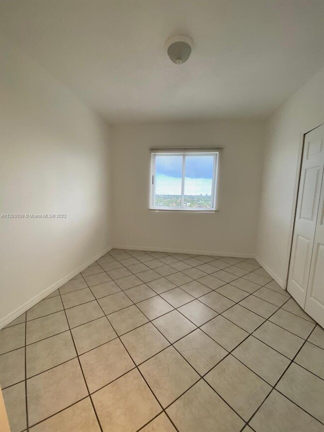 Building Photo - 3500 Coral Way