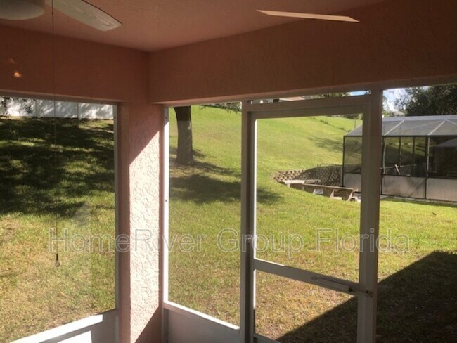 Foto del edificio - 1064 Scenic View Cir