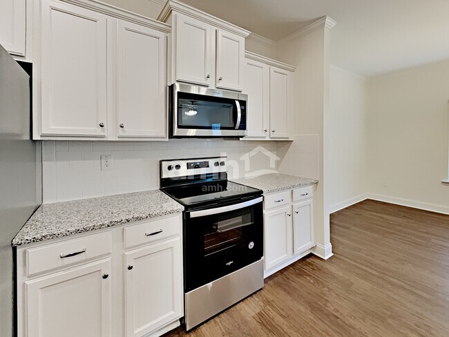 Building Photo - 692 Woodall Rd