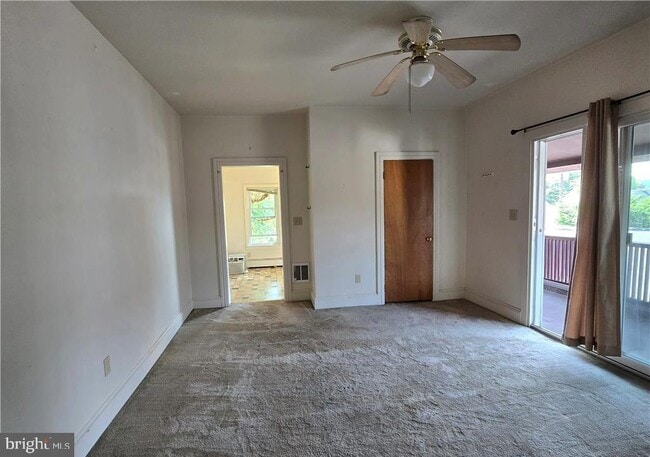 Building Photo - 632 Linden St
