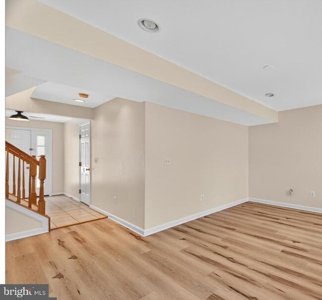 Building Photo - 1337 Steed St