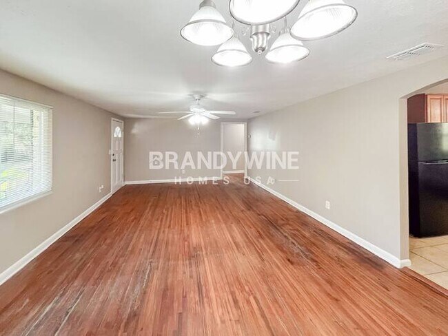 Foto del edificio - 1001 Fields Rd