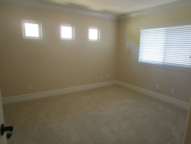 Building Photo - 2166 Jackam Way