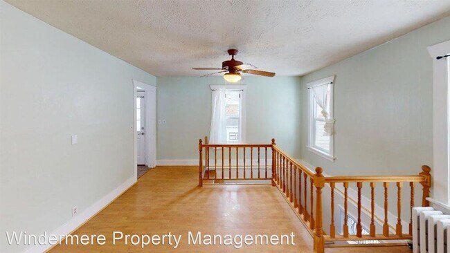 Building Photo - 4 br, 1 bath House - 611 E Maple Street