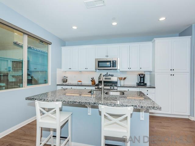 Building Photo - 1058 Sea Glass Wy