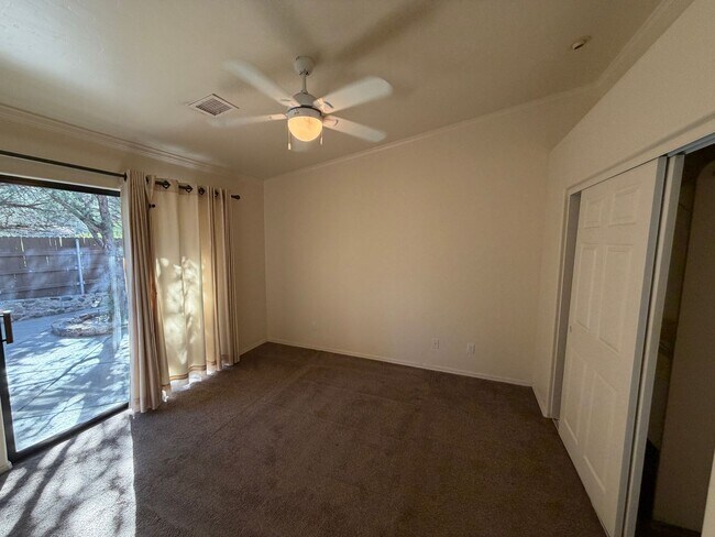Building Photo - 3069 Southpark