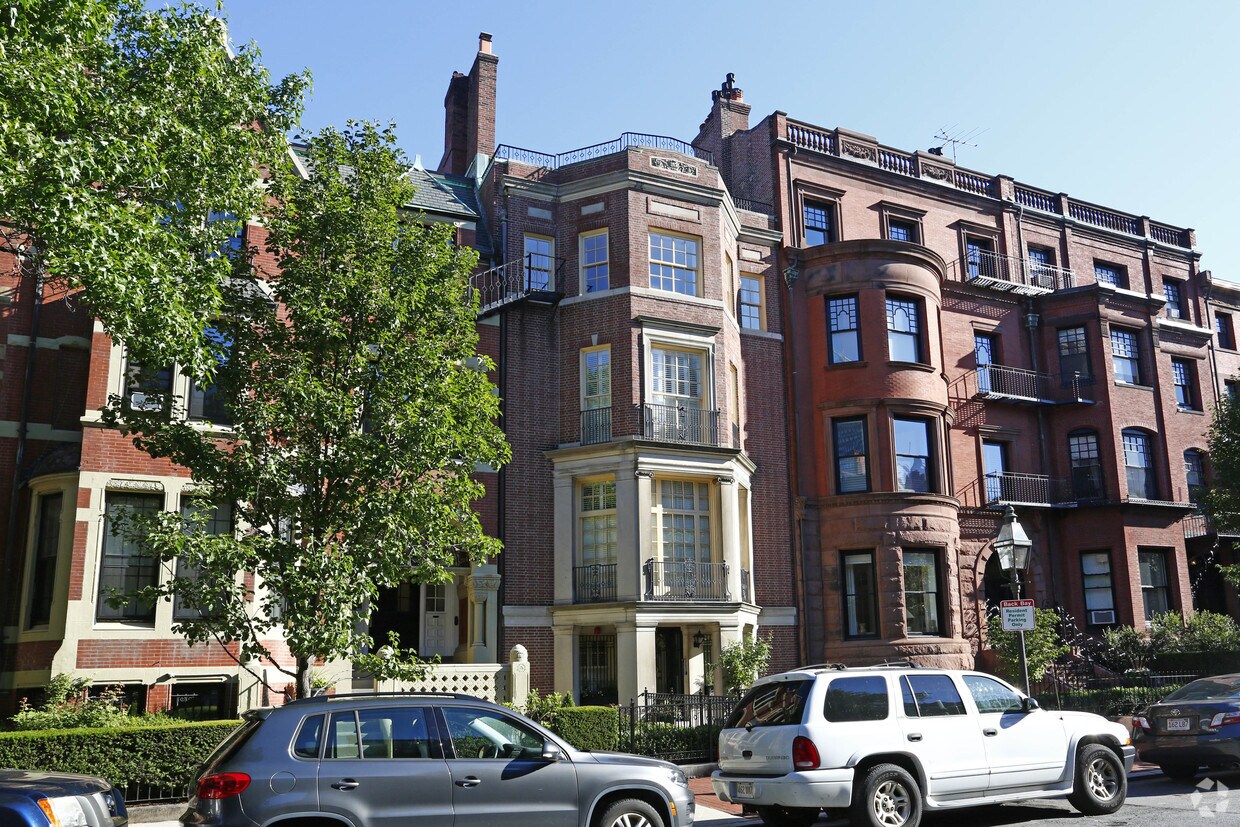 Building Photo - 189 Marlborough St