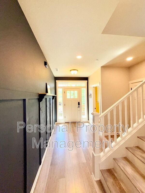 Building Photo - 3623 NE Sitka Dr