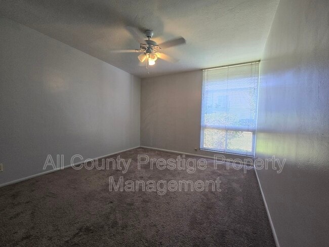 Building Photo - 3308 E Camelback Rd