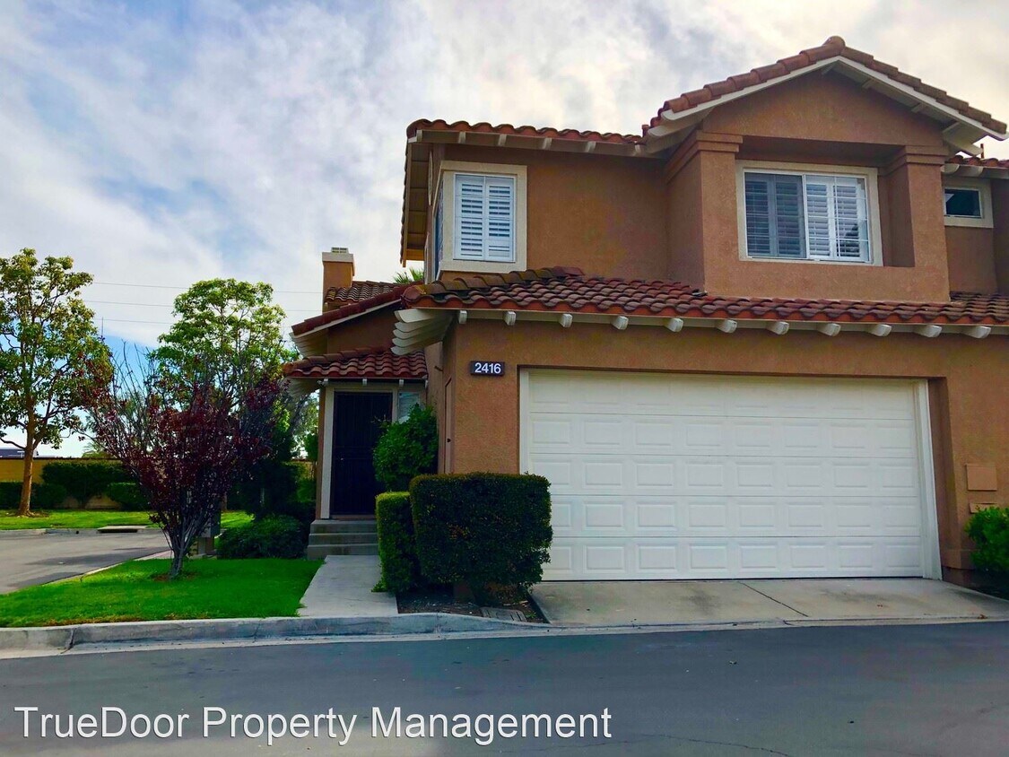 3 br, 2.5 bath House 2416 Calle Alcorisa House Rental in Tustin, CA
