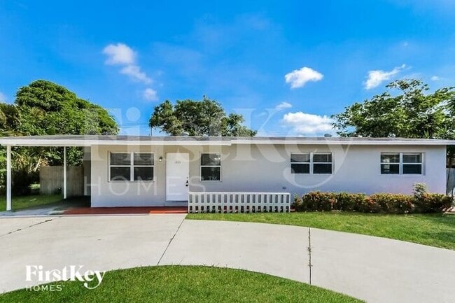 Building Photo - 405 E Gateway Blvd