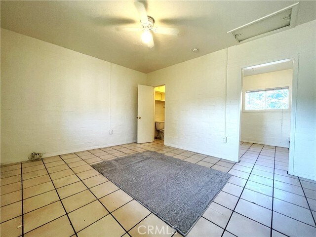 Foto del edificio - 952 E 10th St