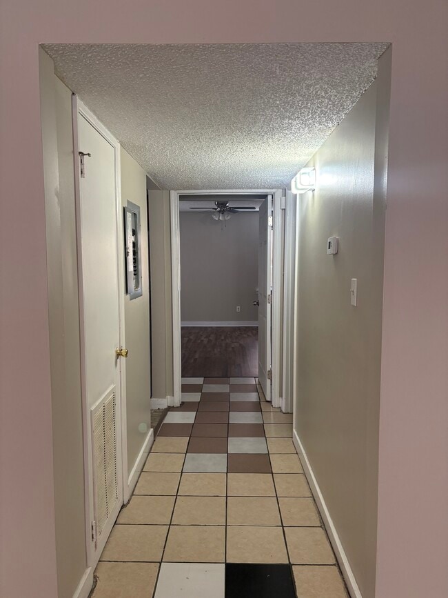 Building Photo - 2817 Wimberly Dr SW