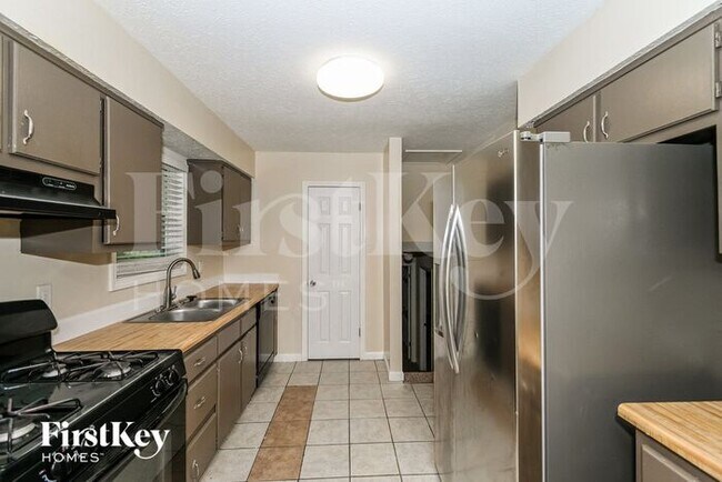 Building Photo - 3164 Colorado Dr