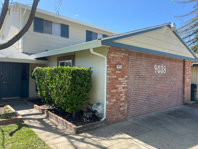 Close to CSUS - 7 Bdrm, 3 bath near La Riv... - Close to CSUS - 7 Bdrm, 3 bath near La Riv... House