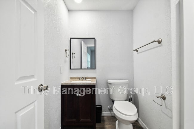 Building Photo - 1051 Dogwood Dr