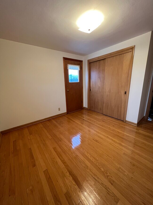 Foto del edificio - 8012 W Burdick Ave