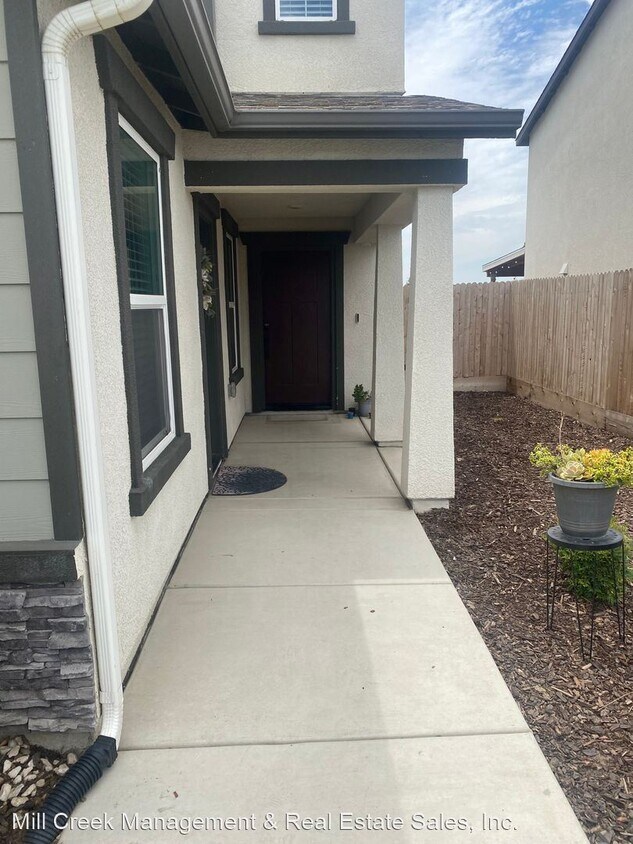 Foto del edificio - 5 br, 4 bath House - 2249 Hough Ave.