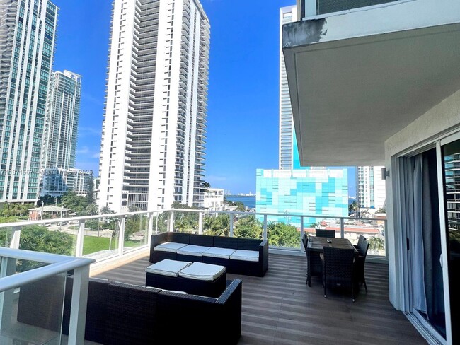 Foto del edificio - 321 NE 26th St