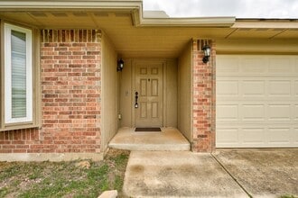 Building Photo - 5516 Crooked Creek Rd