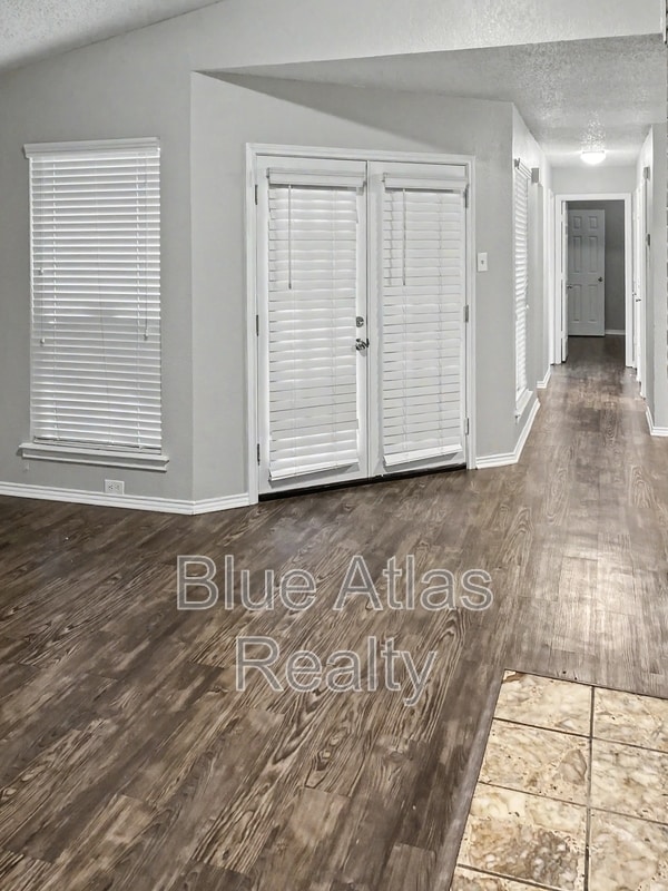 Building Photo - 3421 Meadowmoor St