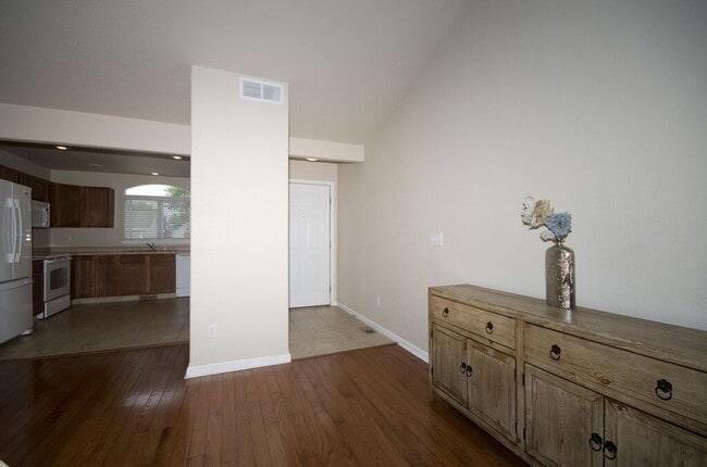 Building Photo - **HOLIDAY MOVE IN SPECIAL**