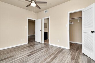 Building Photo - 793 Davis Rd