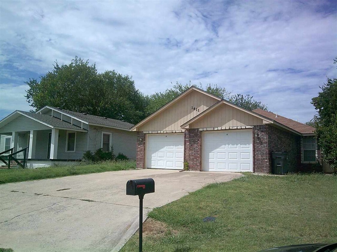 Primary Photo - 1411 NW Lake Ave