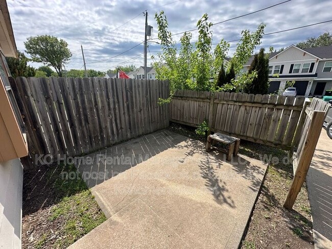 Building Photo - 9000 E 85th Pl