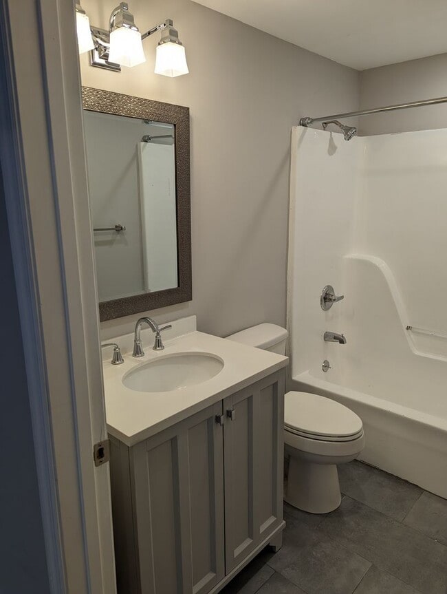 Building Photo - 105 James Agee St