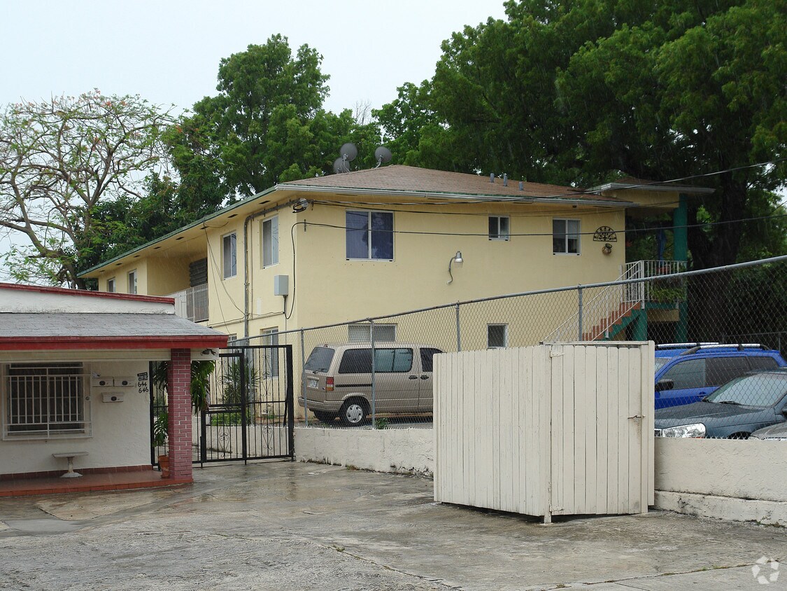 Foto del edificio - 650 SW 9th St