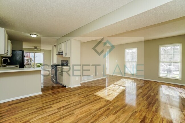 Foto del edificio - REDUCED!