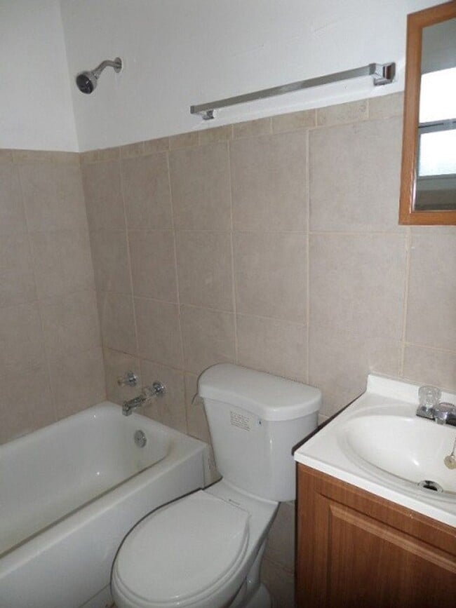 Building Photo - 1415 N Madison Ave