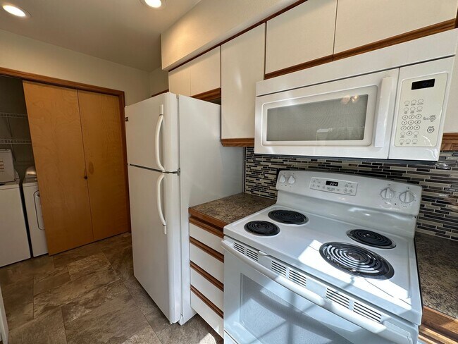Foto del edificio - 3340 Southbend Pl