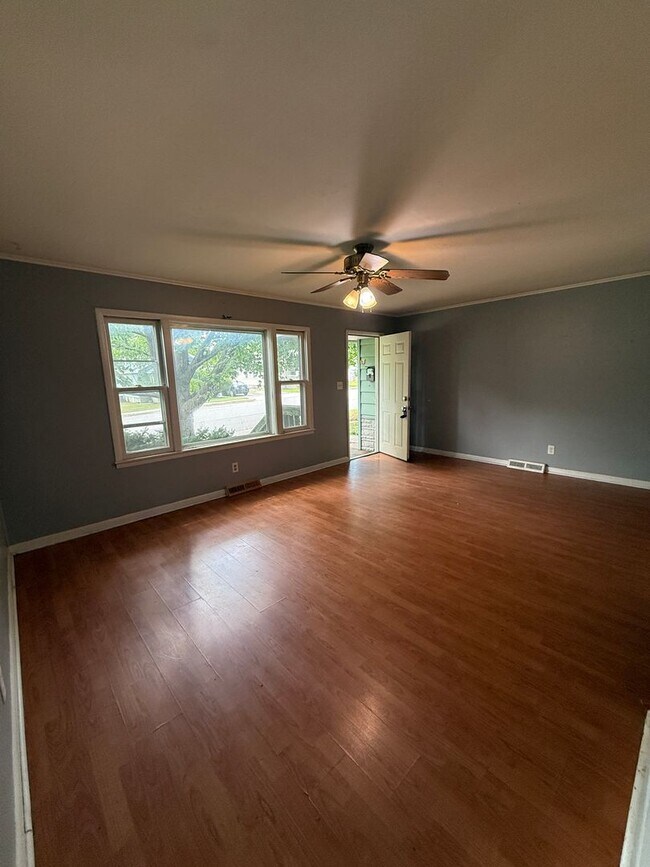 Foto del edificio - 2 bedroom/1 bathroom house/1 car garage