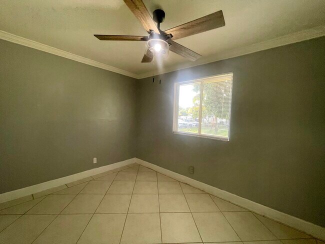 Foto del edificio - 4495 NW 3rd Dr