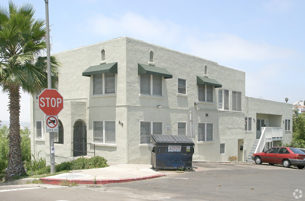Laurel Street Apartments 610 W Laurel St San Diego, CA Apartments