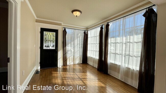 Building Photo - 3 br, 2 bath House - 1737 Chorro St.