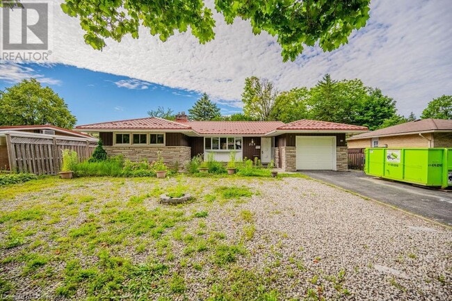 Building Photo - 203 Forest Hill Dr