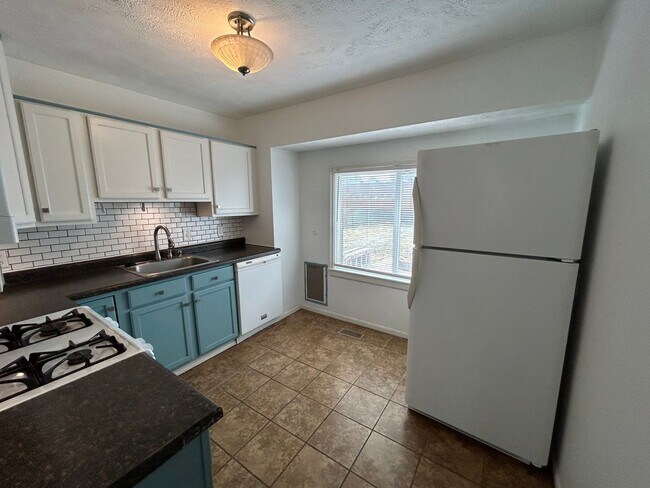 Foto del edificio - 6 month lease-3335 P Street-3bed/2bath