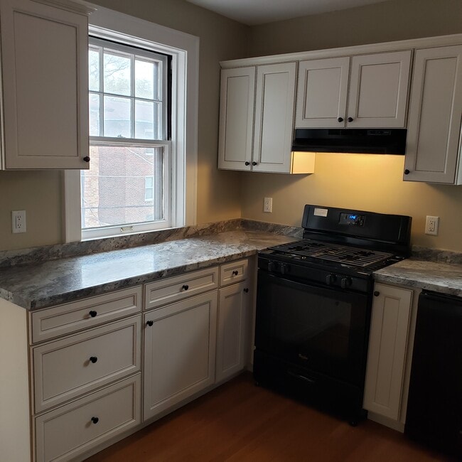 Building Photo - 7138 Tulane Ave