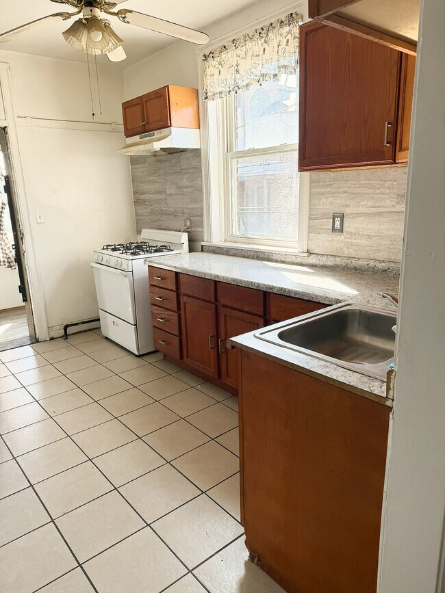 Foto del edificio - 7547 S Cornell Ave