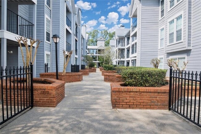 Foto del edificio - 310 Granville Ct