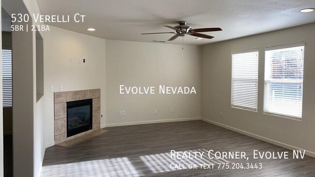 Foto del edificio - Spacious 5 Bed, 2.5 Bath in South Reno