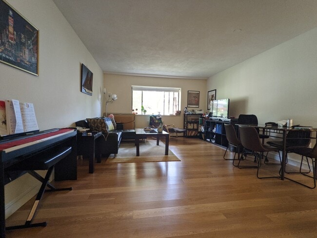 Building Photo - 30 Fuller